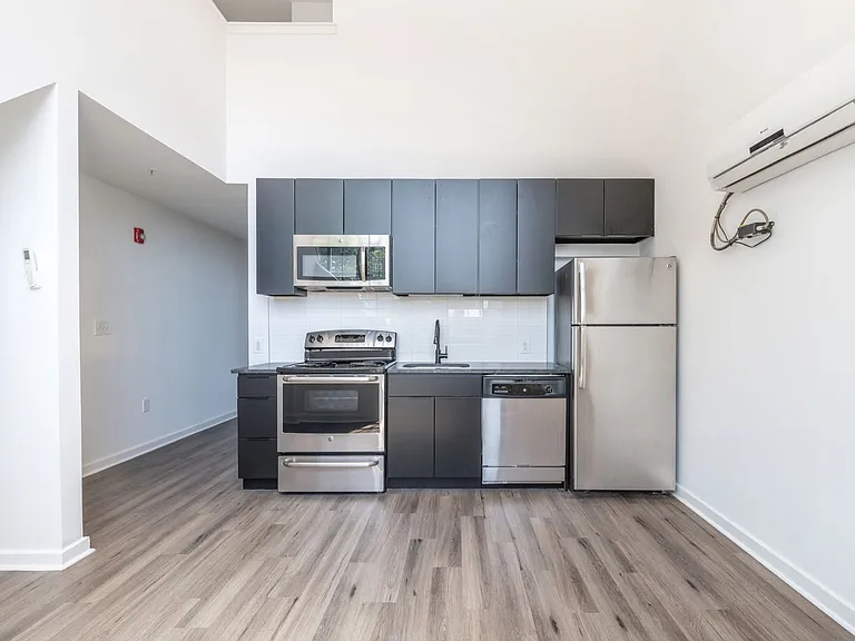 3003 Glenwood — Photo 162