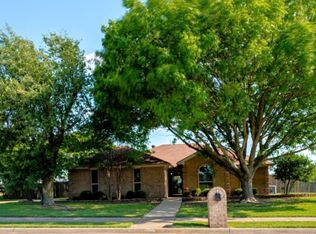 731 Crest Ridge Dr, Midlothian, TX 76065