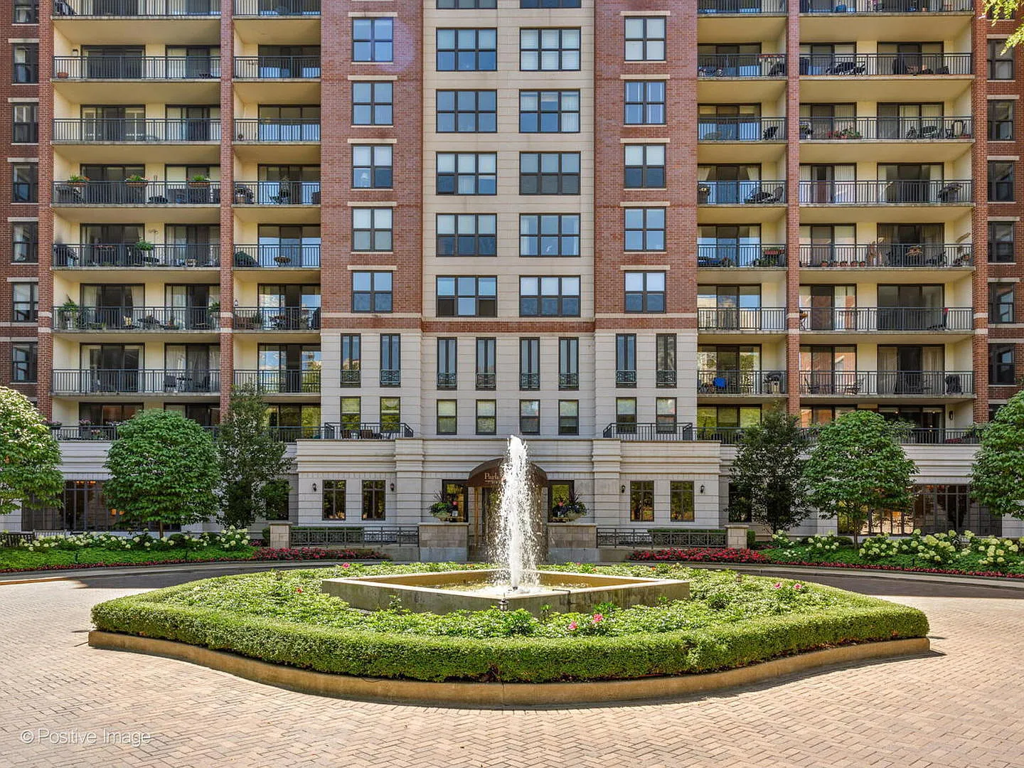 55 W Delaware Pl APT 1101 photo 1
