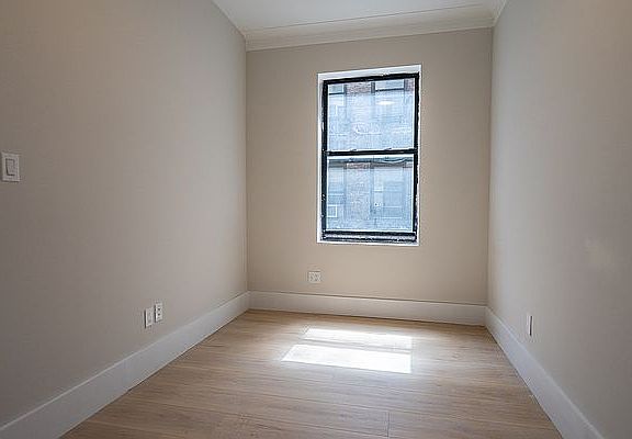 4th image of 925 W End Ave APT 4G