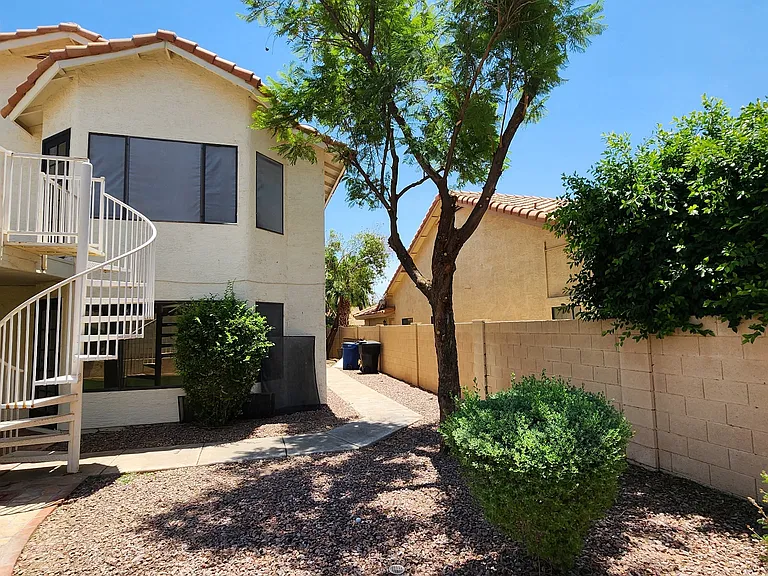 3340 S Oleander Dr — Photo 26