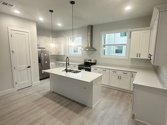 4th image of 46 W Jersey St Unit 6