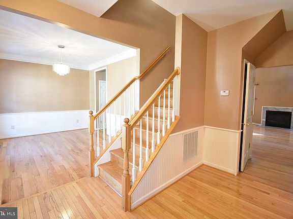 4th image of 7073 Redwood Ct