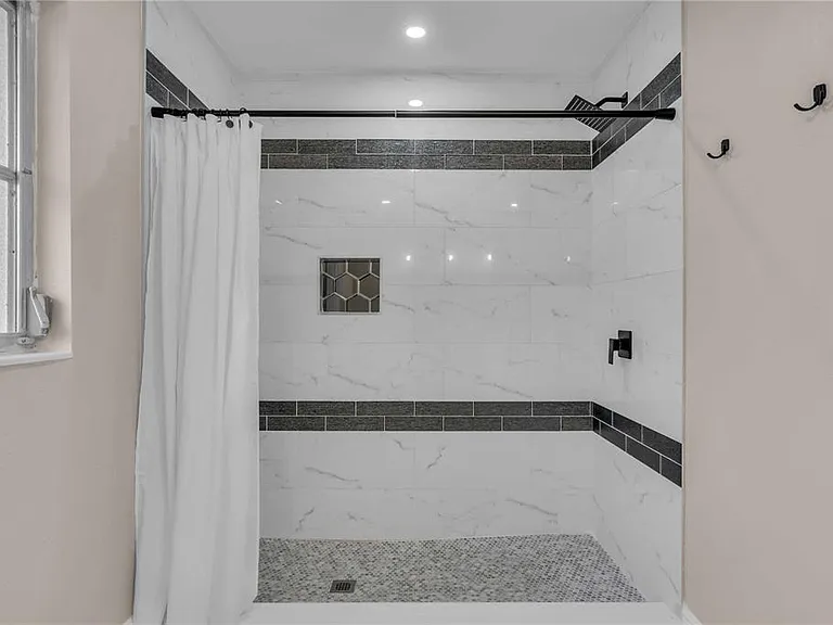 2544 Carlisle Pl — Photo 34