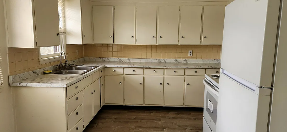 kitchen - 717 18th Ave