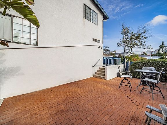 3rd image of 1369 Pacific Beach Dr