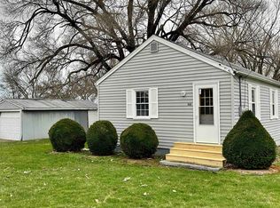 108 W 6th St, Maquon, IL 61458