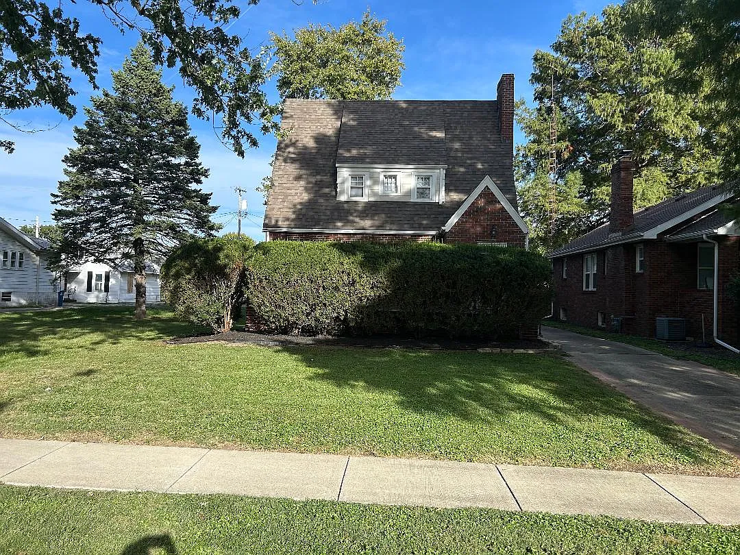2 bed, 1.5 bath, 1100 sqft, $1,350 — Photo 1