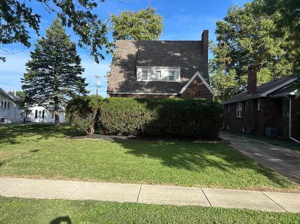 1900 Dial Ct, Springfield, IL 62704