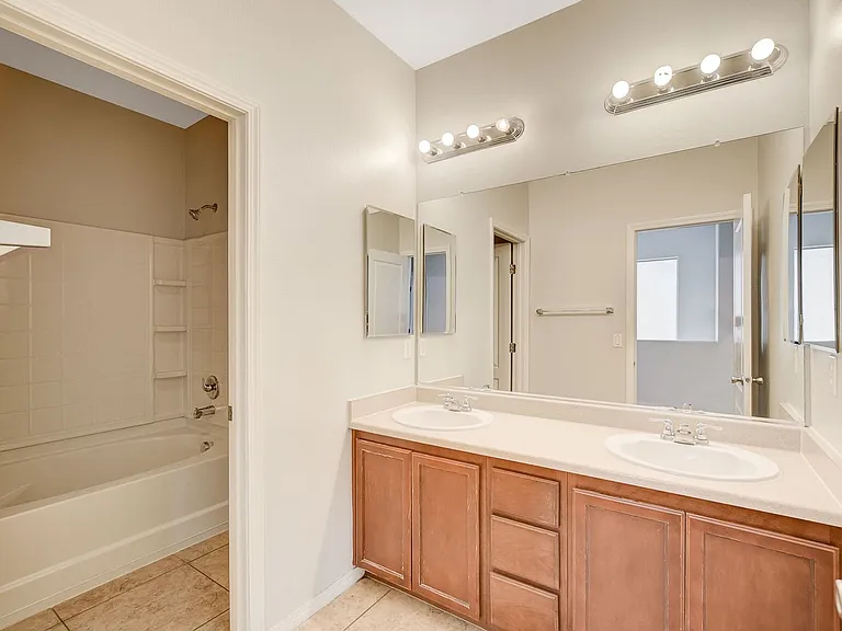 4020 Thomas Patrick Ave — Photo 21