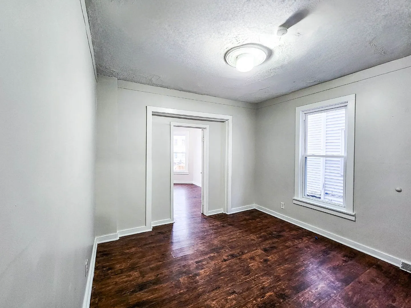 2 Bedroom Apartment Near Science Hill — Photo 3