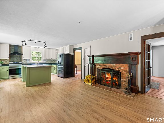 2nd image of 6 Huntington Drive