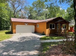 207 Butterfield Ln, Houghton Lake, MI