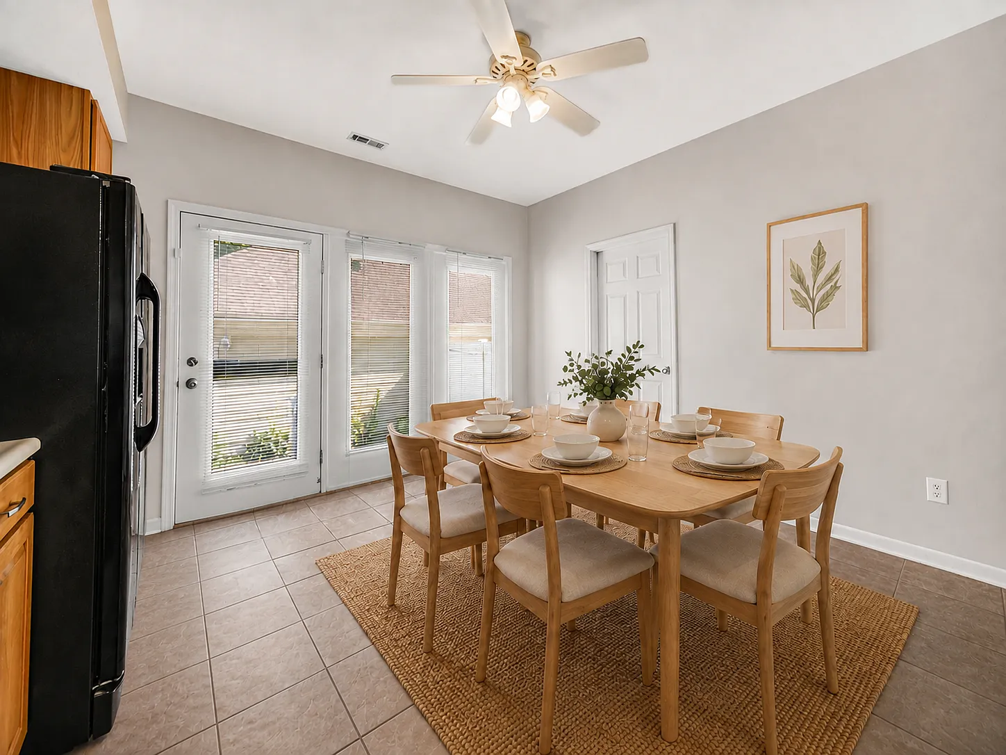3 bed, 1445 sqft, $2,000 — Photo 3