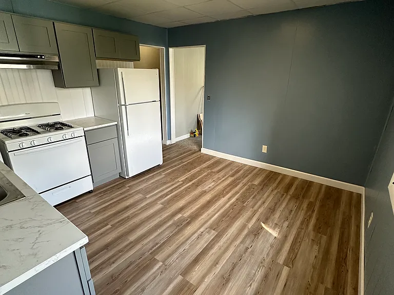 23 Albany Ave #2 — Photo 2