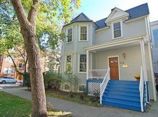 1301 W Byron St, Chicago, IL 60613