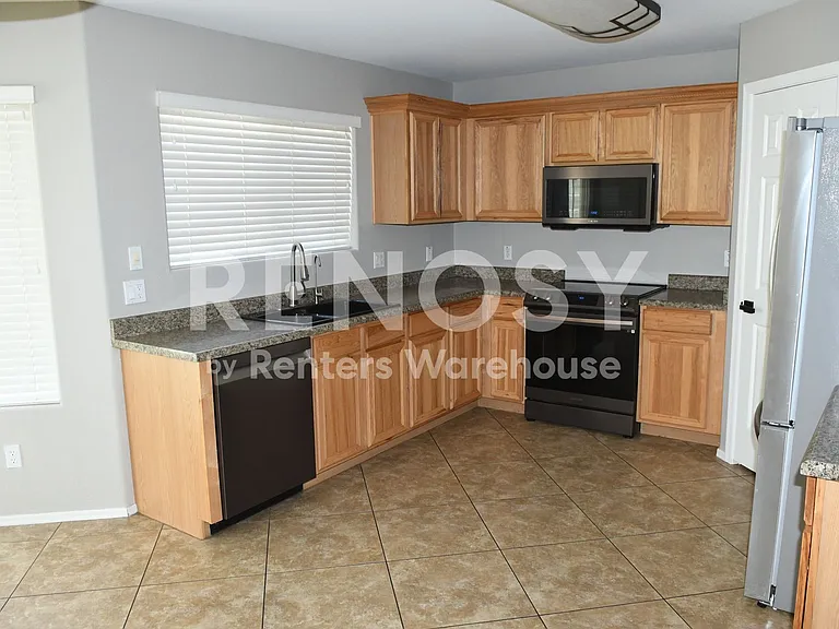 3282 W Belle Ave — Photo 6