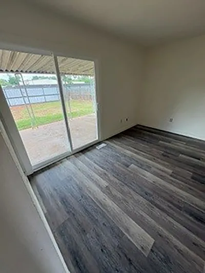 515 W F St — Photo 14