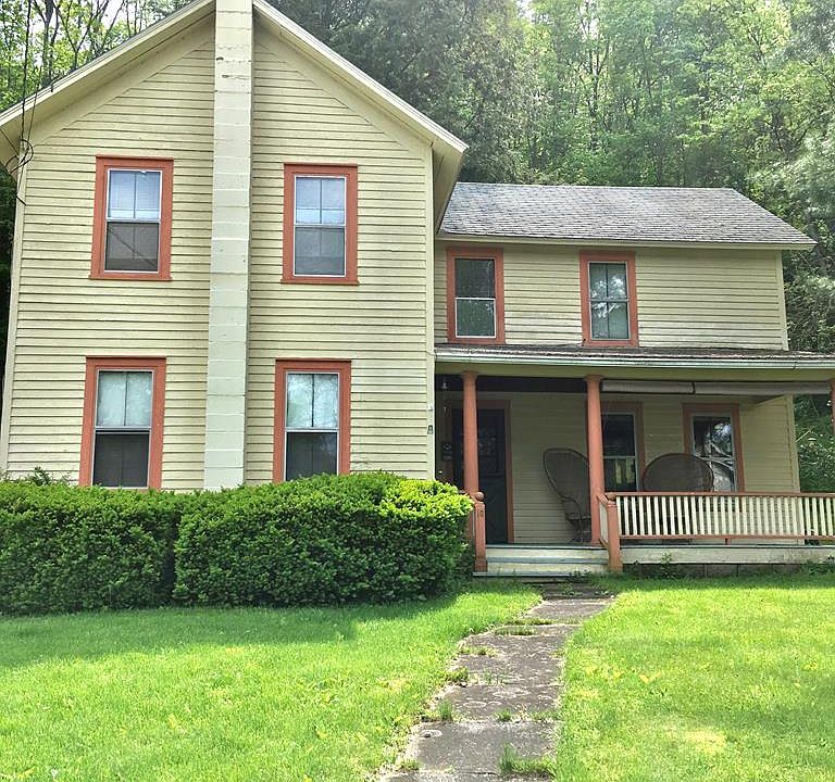 1st image of 10 Cayuta St