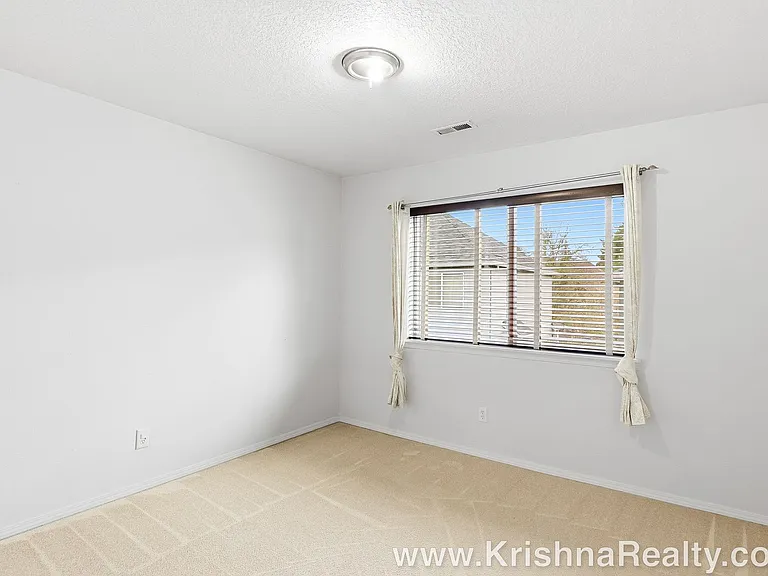 5906 NE Skipton St — Photo 14