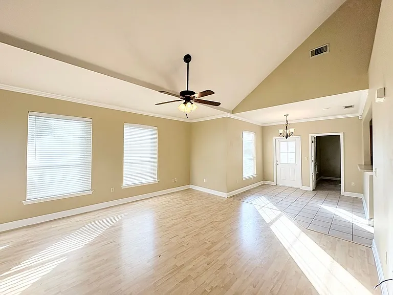 4441 Burbank Dr #108 — Photo 4