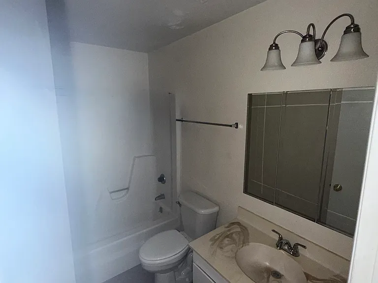 6752 W Colter St — Photo 13
