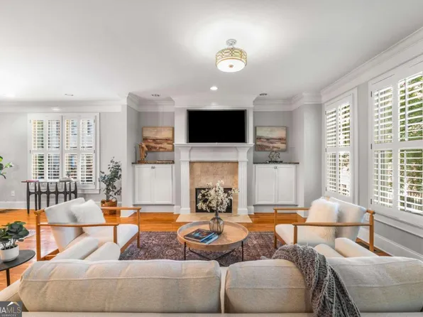 102 Knob Hills Cir, Decatur, GA 30030