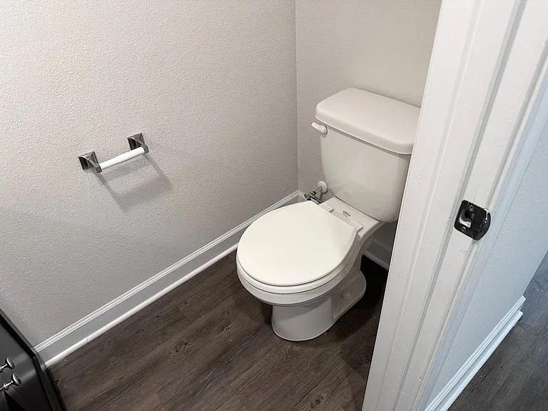 1406 NE Mary Ct — Photo 9