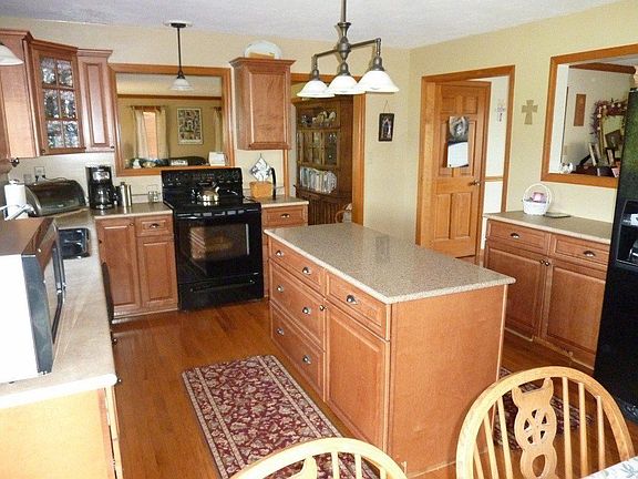 4th image of 204 Greenbriar Dr