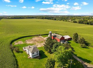 N95W32339 County Line Rd, Hartland, WI 53029