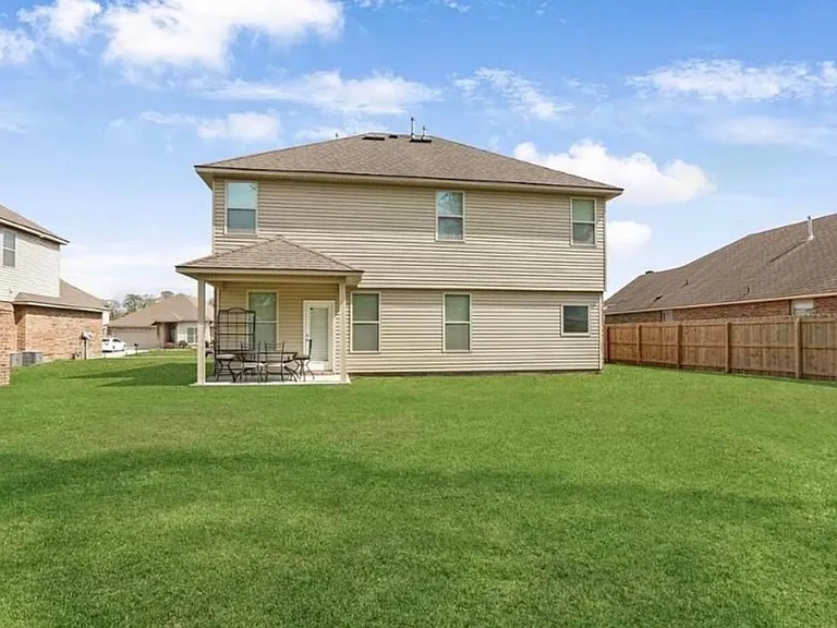 39394 Legacy Lake Dr — Photo 16