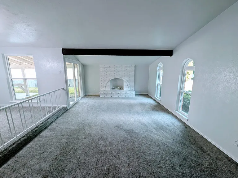 949 Mossvine Dr — Photo 5