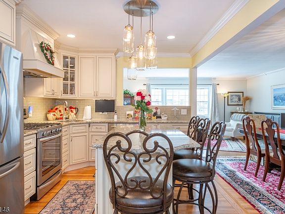 5th image of 17 Iron Forge Rd