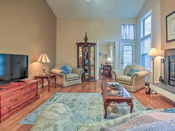 4th image of 408 Cranes Roost Ct