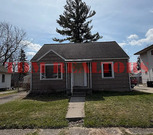 733 Vermilya Ave — Photo 1