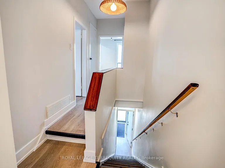 743 Gerrard St E #UPPER — Photo 26