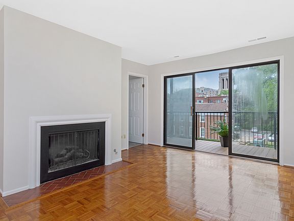 4th image of 1730 Hinman Ave APT 3F
