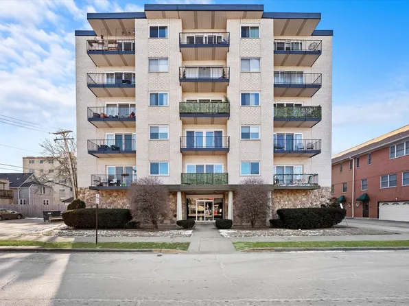 7314 Randolph St APT 2D, Forest Park, IL 60130