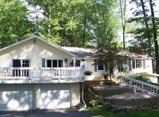 824 Brookfield St, Kingsford, MI 49802