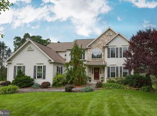 13 Blue Spruce Dr, Honey Brook, PA 19344