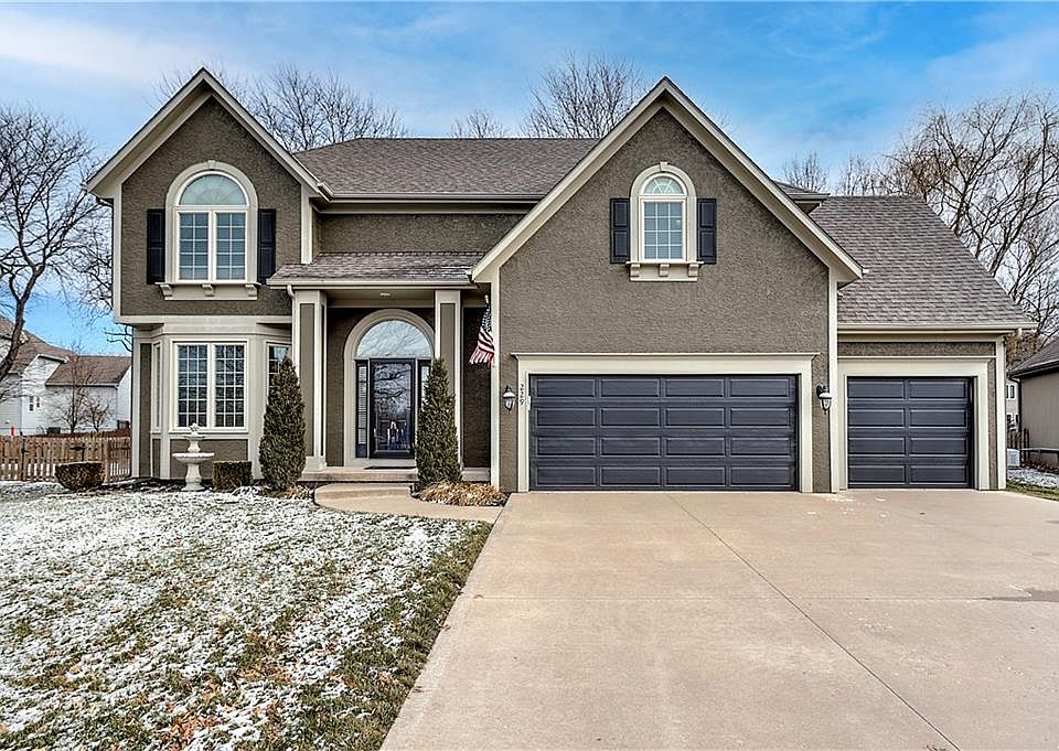 1st image of 229 NE Misty Meadow Dr