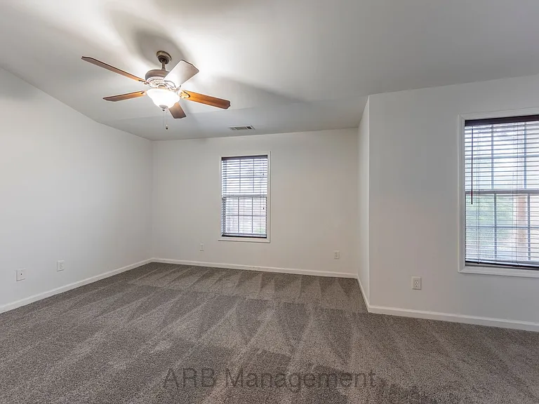 4922 Sherwood Way — Photo 12