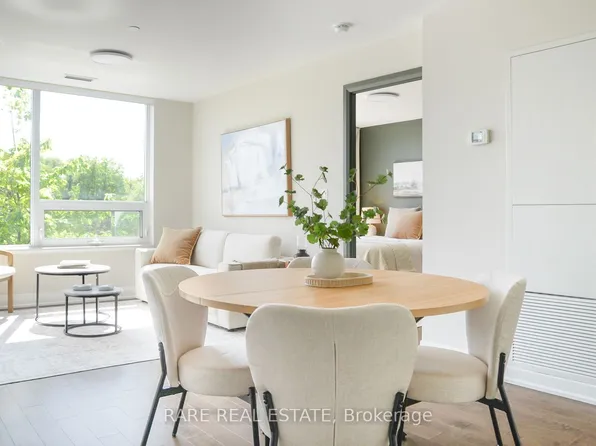 18 Uptown Dr #217, Markham, ON L3R 5M5