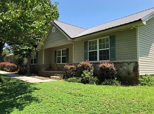 905 Hill Top Rd, Newton, AL 36352