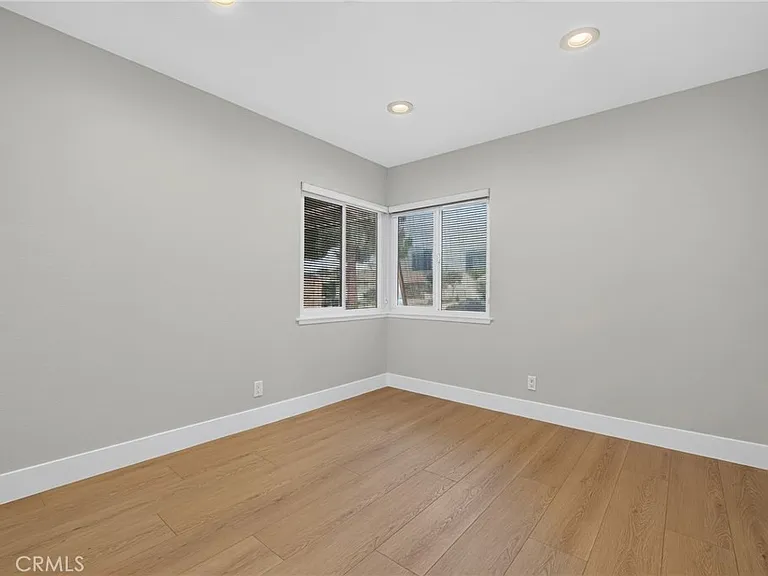 559 Pierpont Dr — Photo 11