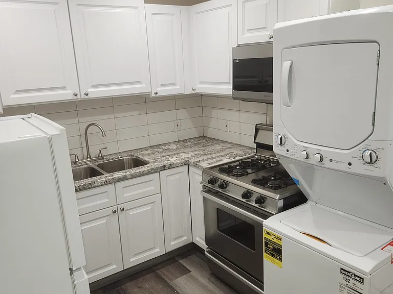 4449 Babcock Ave — Photo 4
