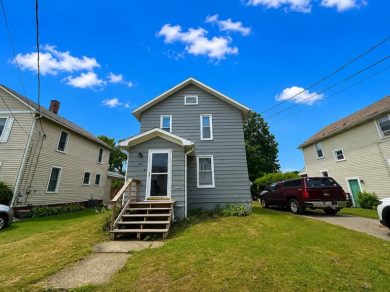 226 Park St — Photo 1