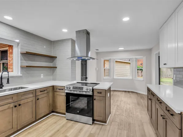 8310 Forest Ridge Rd, Spring, TX 77379