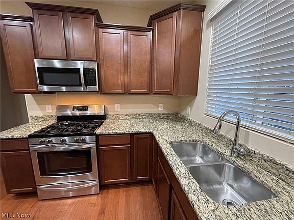 4th image of 29489 S Village Ln