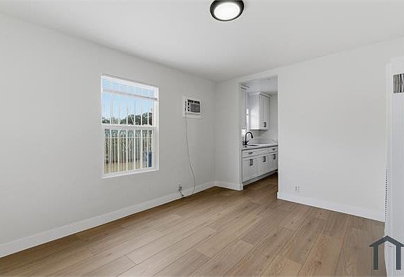 3rd image of 237 1/2 W 98th St